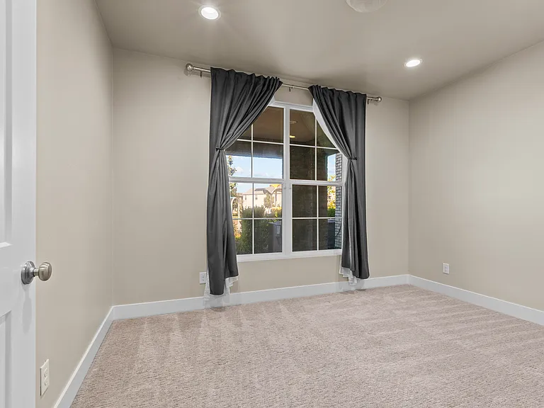 3218 Crane Ln — Photo 7