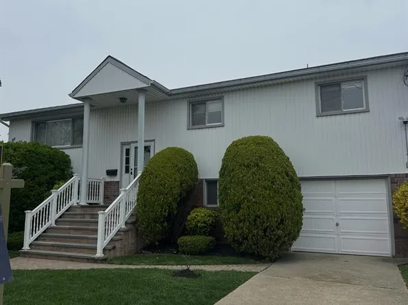 68 Madison Avenue, Island Park, NY 11558