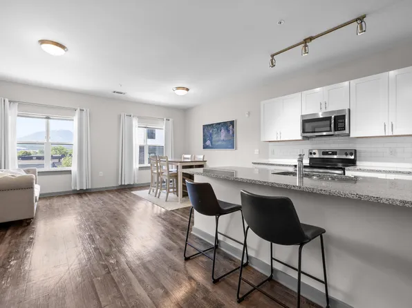 782 Riverfront Pkwy Unit 322, Chattanooga, TN 37402