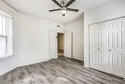 1722 Waverly Pl — Photo 2