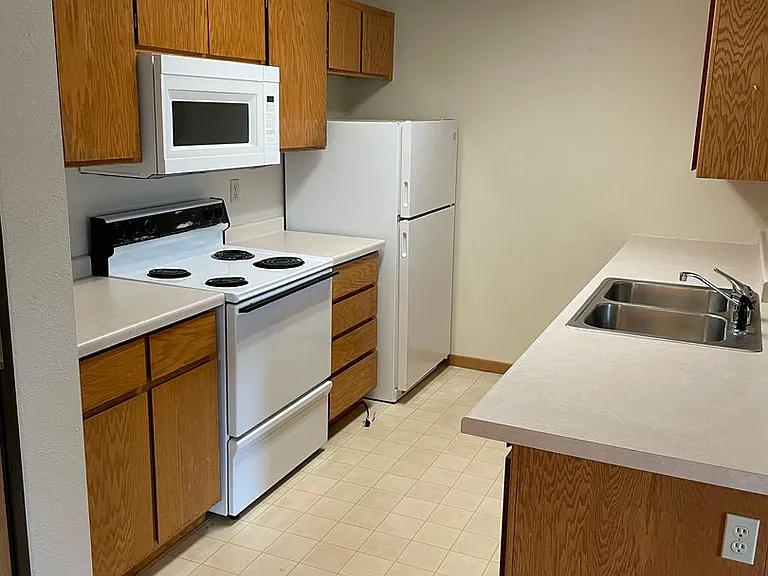 190 Country Club Rd SW #106 — Photo 2