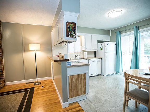 4th image of 3603 NE 67th St