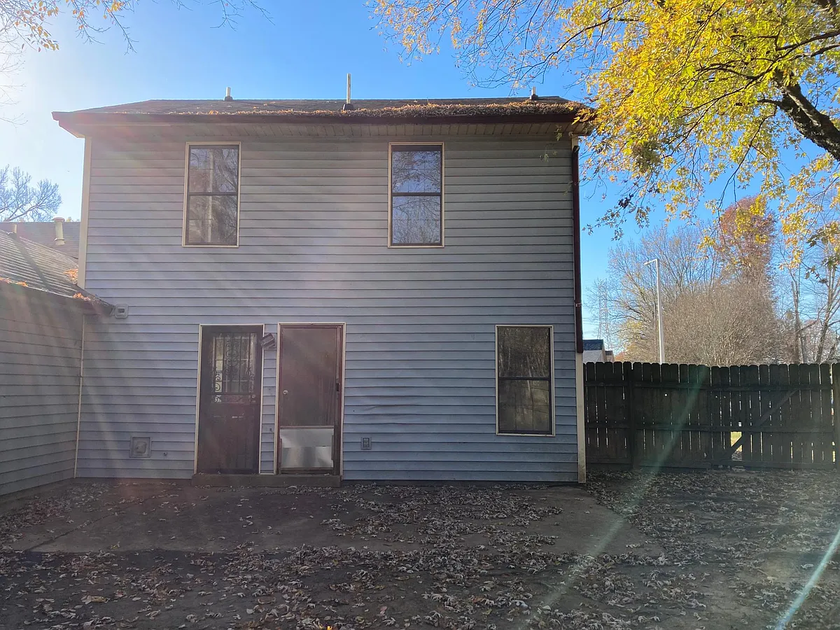 Building Photo - 6966 Tobin Dr