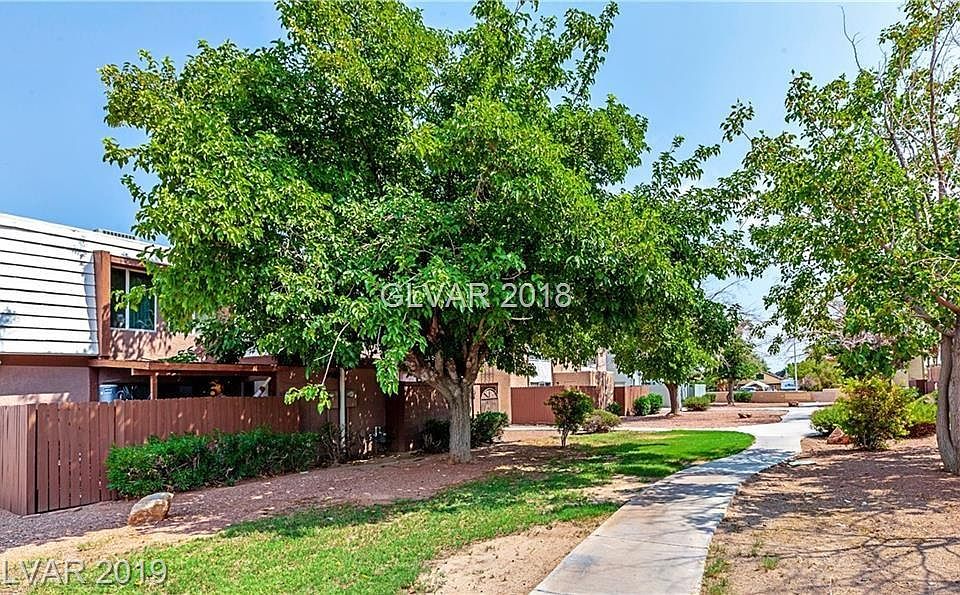 1st image of 3437 Villa Knolls South Dr