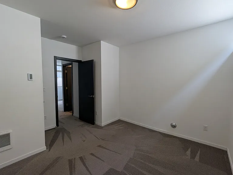 6313B 42nd Ave SW #B — Photo 3