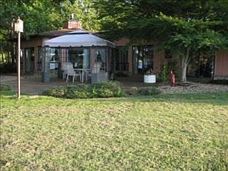 1st image of 1008 Hileah Dr