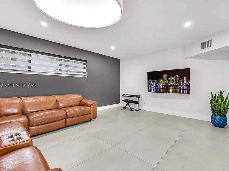 11220 SW 181st Ter — Photo 16