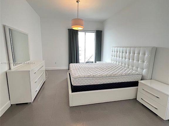 4th image of 2851 NE 183rd St APT 2206E