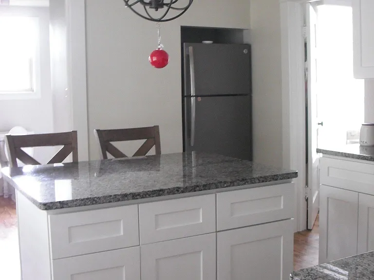 719 E High St — Photo 4