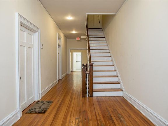 4th image of 1101 W Grace St Unit 9