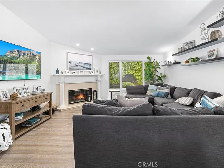 600 Cliff Dr — Photo 6