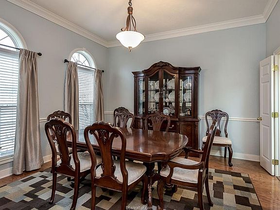 4th image of 5207 Saint Andrews Dr
