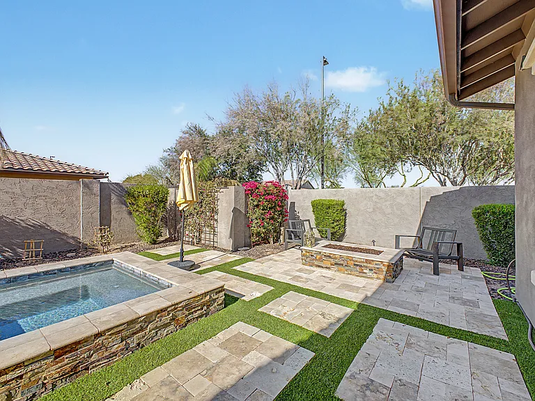 3560 E Ironside Ln — Photo 4