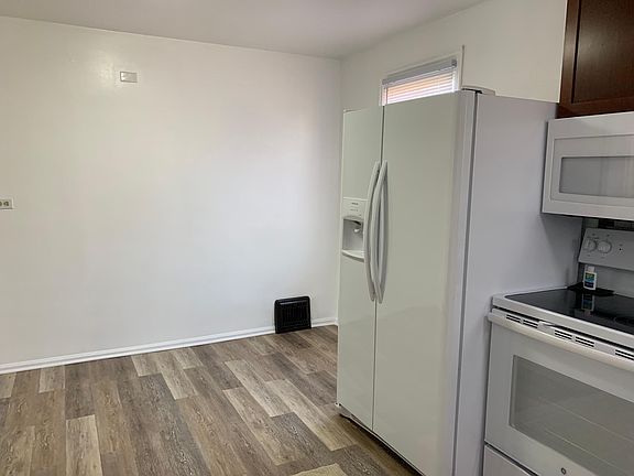 Eat In Area In Kitchen