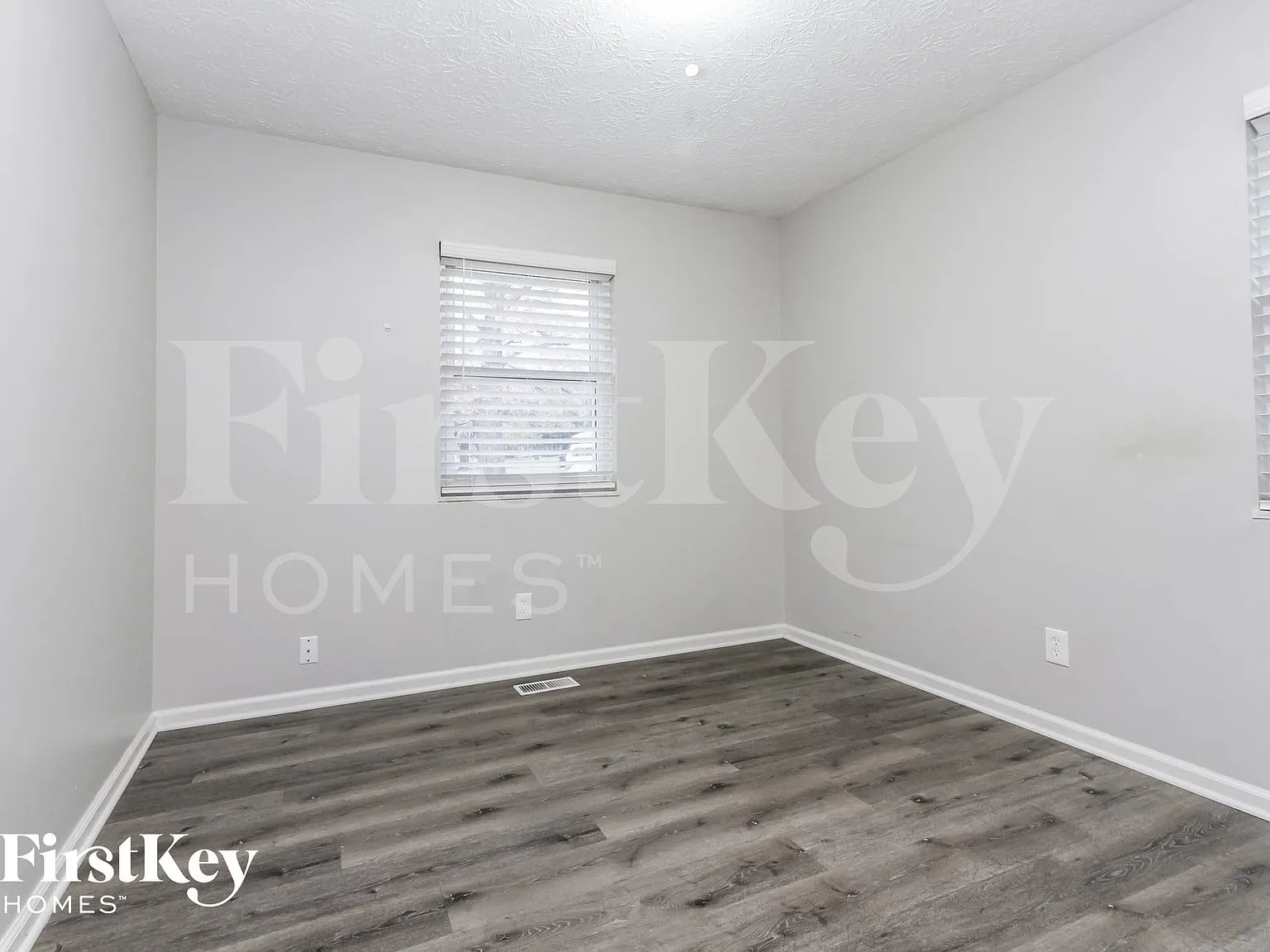 3 bed, 2.0 bath, 1632 sqft, $2,000 — Photo 4