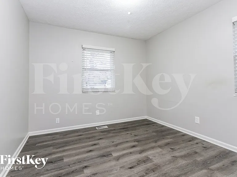 10431 Lawnhaven Cir — Photo 4