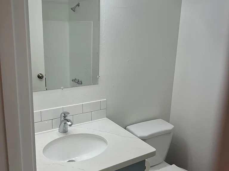 702 S Yakima Ave #5 — Photo 12