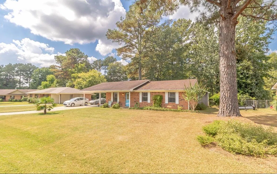 3 bed, 1150 sqft, $1,600 — Photo 3