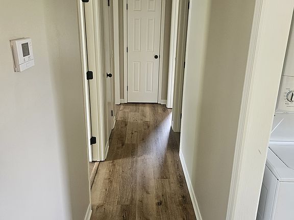 3rd image of 604 Floyd St