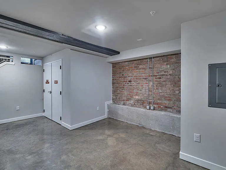 10 Walnut Aly — Photo 39