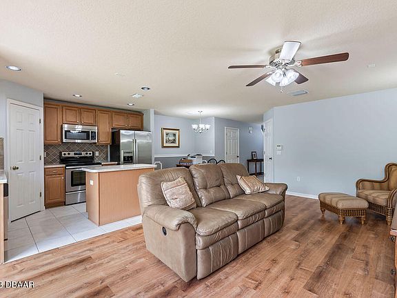 5th image of 125 Tarracina Way
