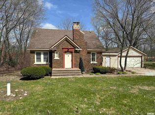 1021 N Shore Dr, Moline, IL 61265