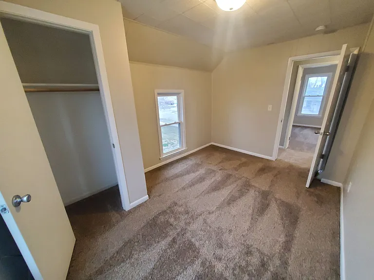 240 E Dunham Ave — Photo 23