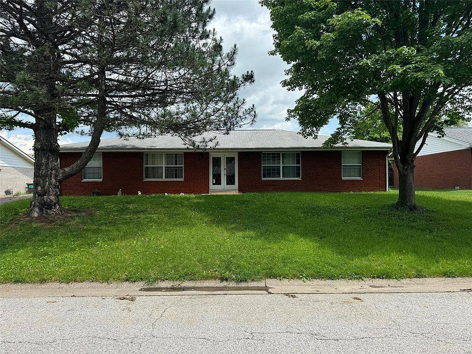 1st image of 124 Stacy Dr