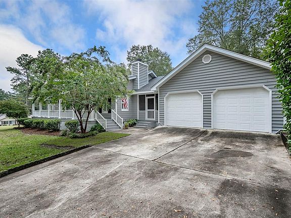 4th image of 92 Karen Dr