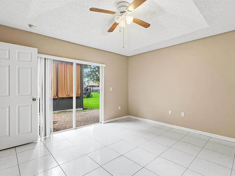 9312 NW 54th St — Photo 14