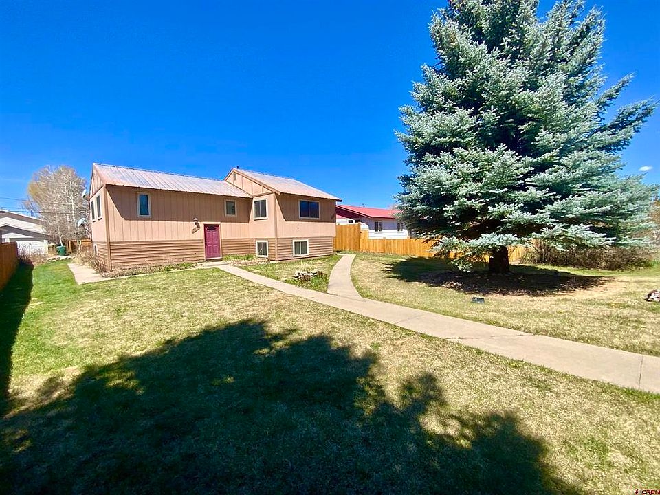 1st image of 515 & 517 N 12th Street
