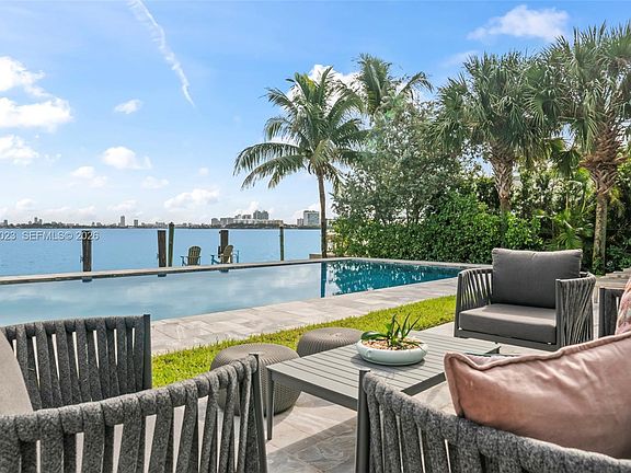 3rd image of 9301 N Bayshore Dr