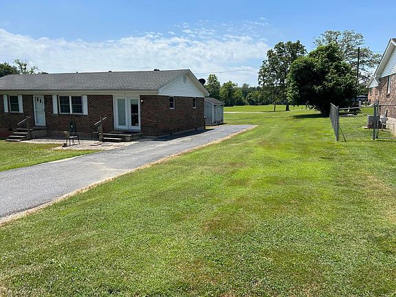 3rd image of 51 Sherman Dr