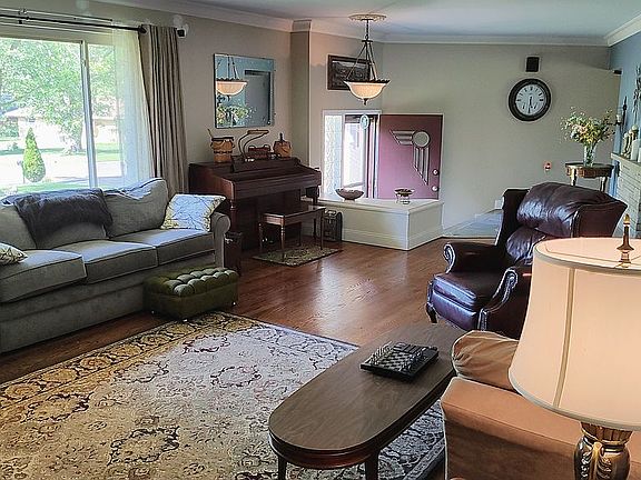 Family Room to front door