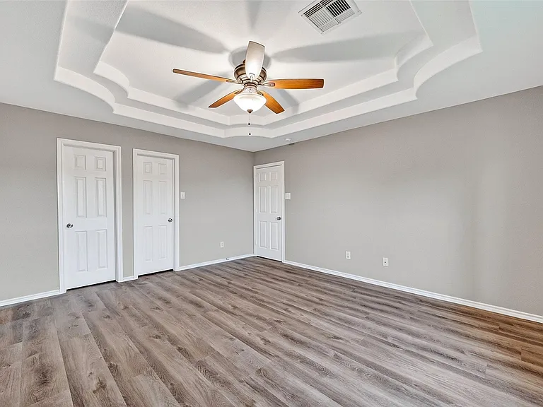 18906 Dennington Dr — Photo 34