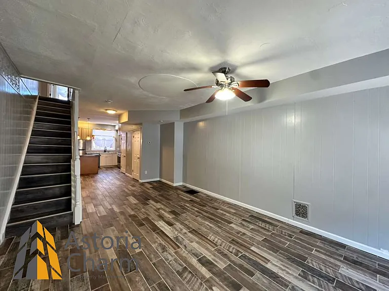 2609 Hampden Ave — Photo 2