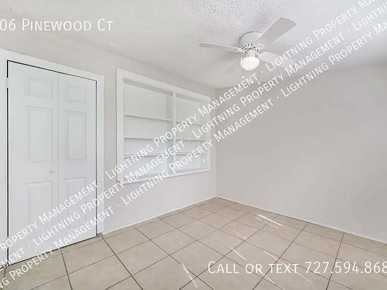 406 Pinewood Ct — Photo 16