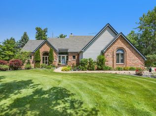 11439 Arrowhead Dr, South Lyon, MI 48178