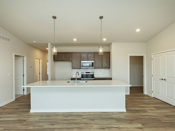 5th image of 8211 Buckley Ct