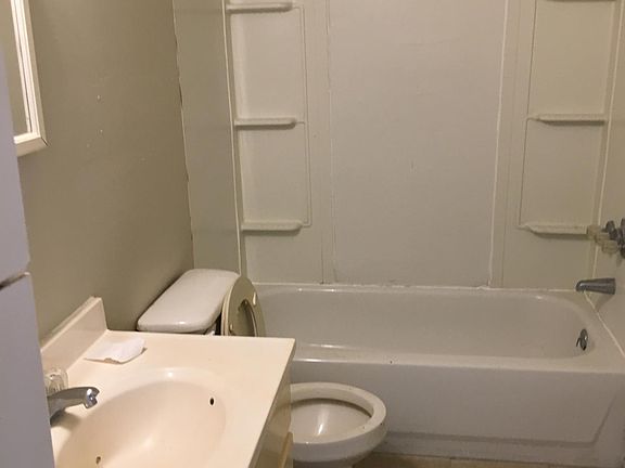 2nd image of 1211 W 16th Ave APT B