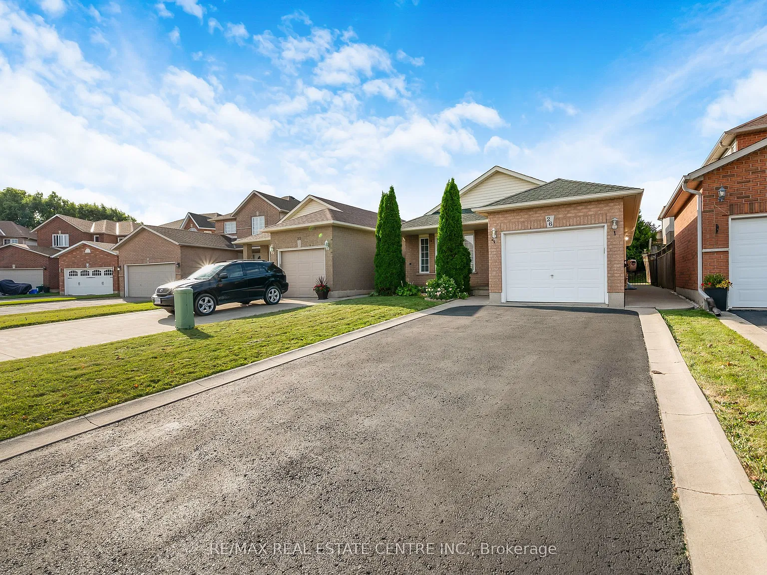 3 bed, $2,300 — Photo 2