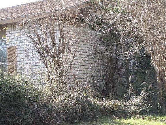 3rd image of 2300 Escalante Ave