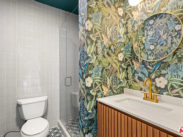 2065 Kew Dr — Photo 14
