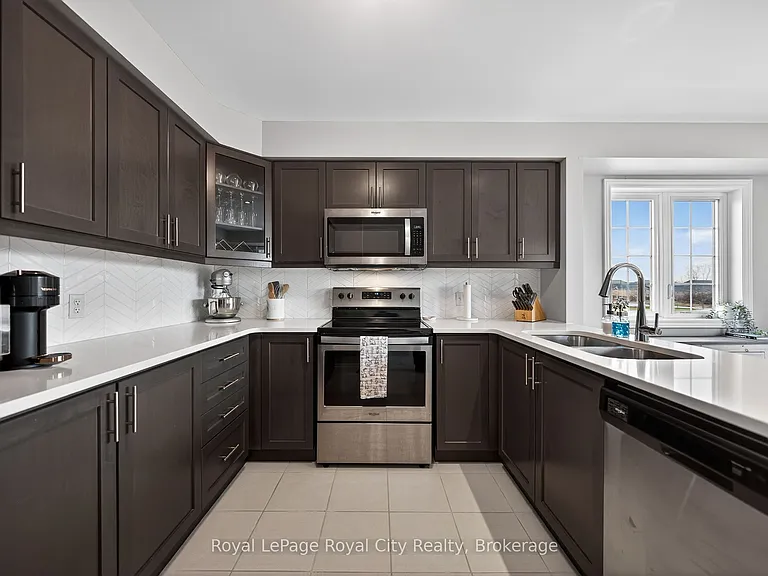 85 Mullin Dr #1B — Photo 13