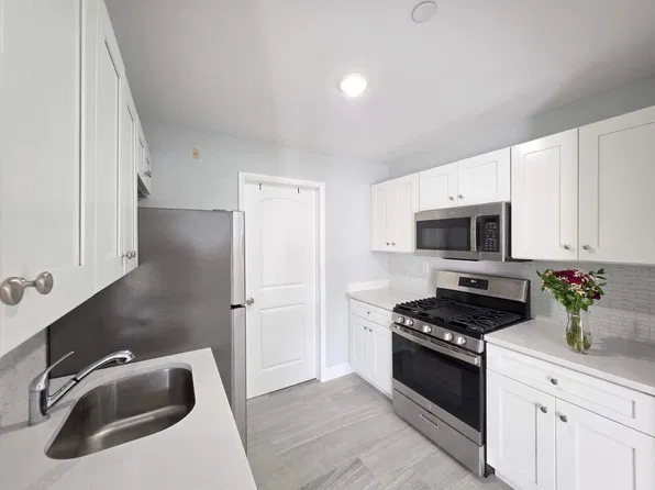 16 Dole St #1A, Staten Island, NY 10312