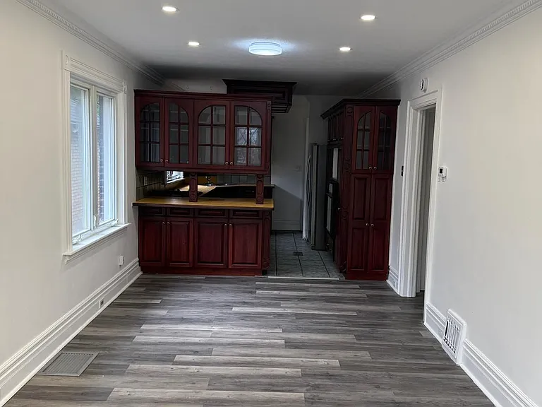 1282 York St — Photo 2