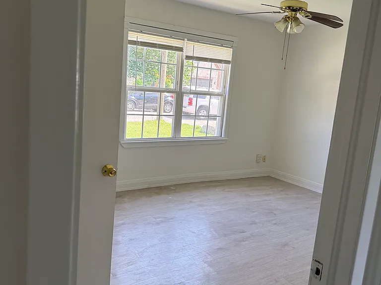 341 Kaye St — Photo 12