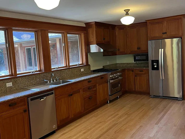 Spacious kitchen