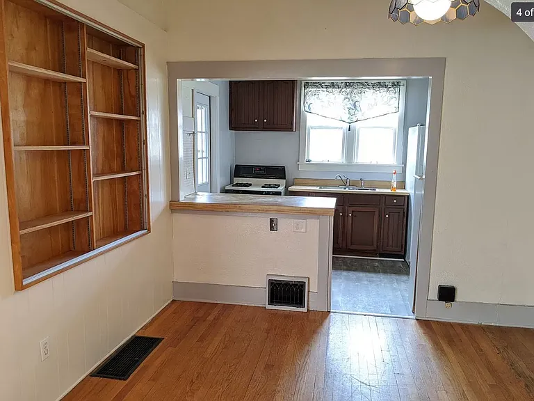 816 W Grand Ave — Photo 5