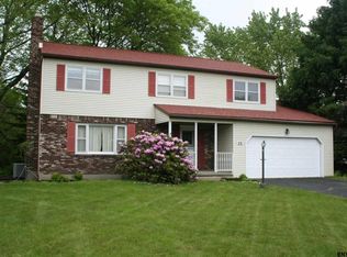 33 Grantwood Rd, Delmar, NY 12054
